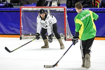 Хоккеисты «Трактора» приняли участие в турнире по хоккею в валенках 