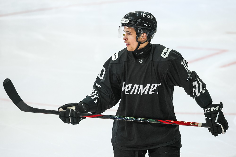 Артемий Низамеев: «Очень жду шанса проявить себя в КХЛ» 