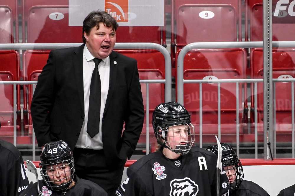 ЖХЛ 24/25. Денис Афиногенов: «Может, злую шутку сыграла первая встреча – легко забили, 5:1 победили» 