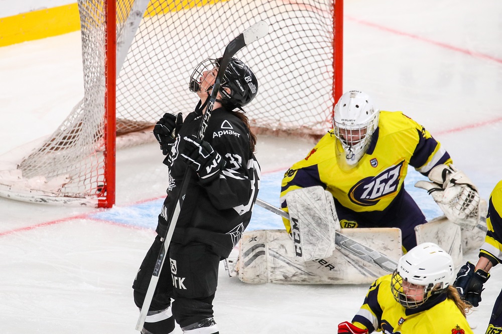 ЖХЛ 23/24. Алина Нарудинова: «Матч получился – ноздря в ноздрю» 