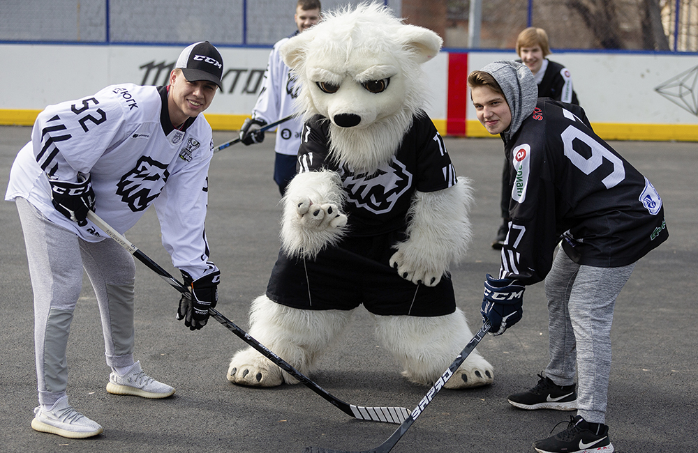 «Белые Медведи» провели товарищеский матч против юниоров хоккейной школы «Трактор»  