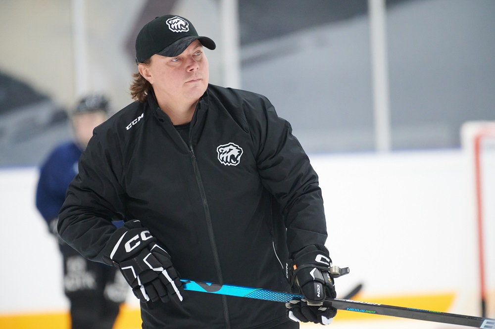 ЖХЛ. Денис Афиногенов: «У нас задача выиграть каждый матч» 