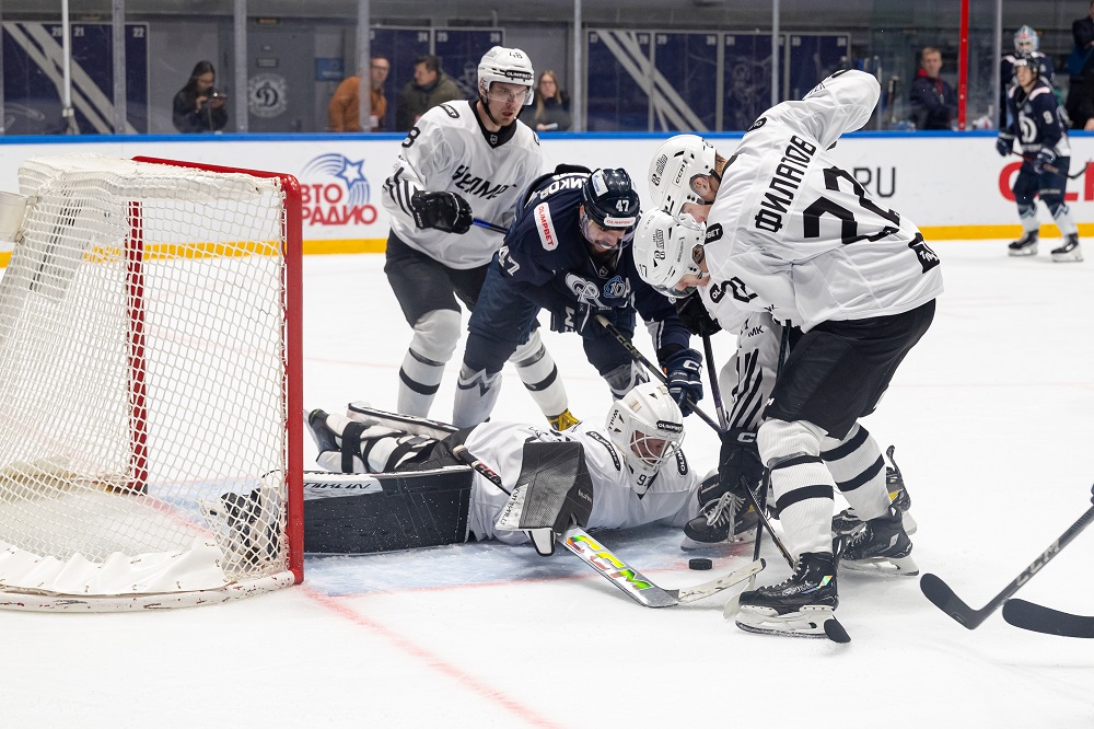 «Победили за счёт самоотдачи, желания и единства команды» | Вратарь Данил Мошаров – о первой игре в Санкт-Петербурге 