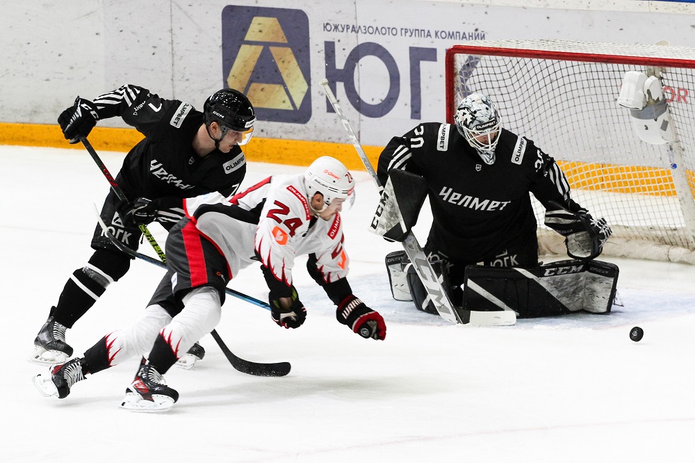 «Нельзя столько пропускать» | Вратарь Сергей Мыльников о победе над «Омскими Крыльями» (4:3 ОТ) 