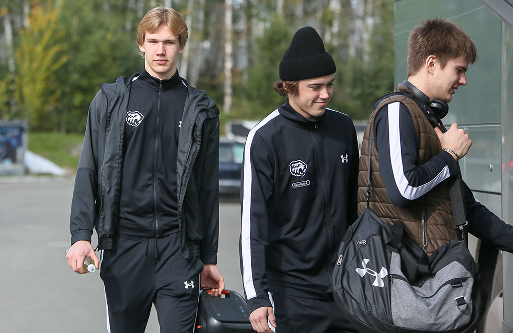 «Белые Медведи» отправились в Екатеринбург  