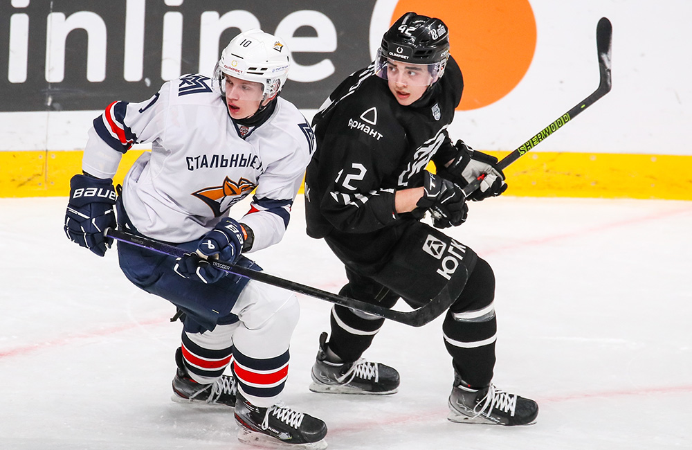 «Белые Медведи» уступили «Стальным Лисам»  