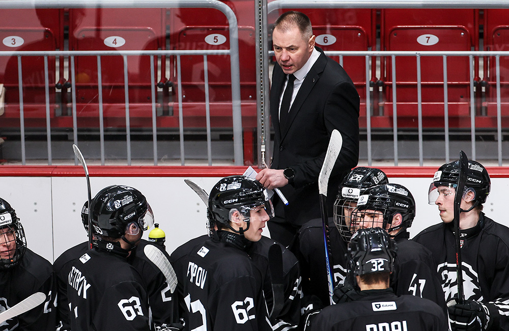 Дмитрий Шульга: «Первый период мы немного упустили, возможно, на фоне вчерашней победы, но во второй и третьей двадцатиминутке включились»  