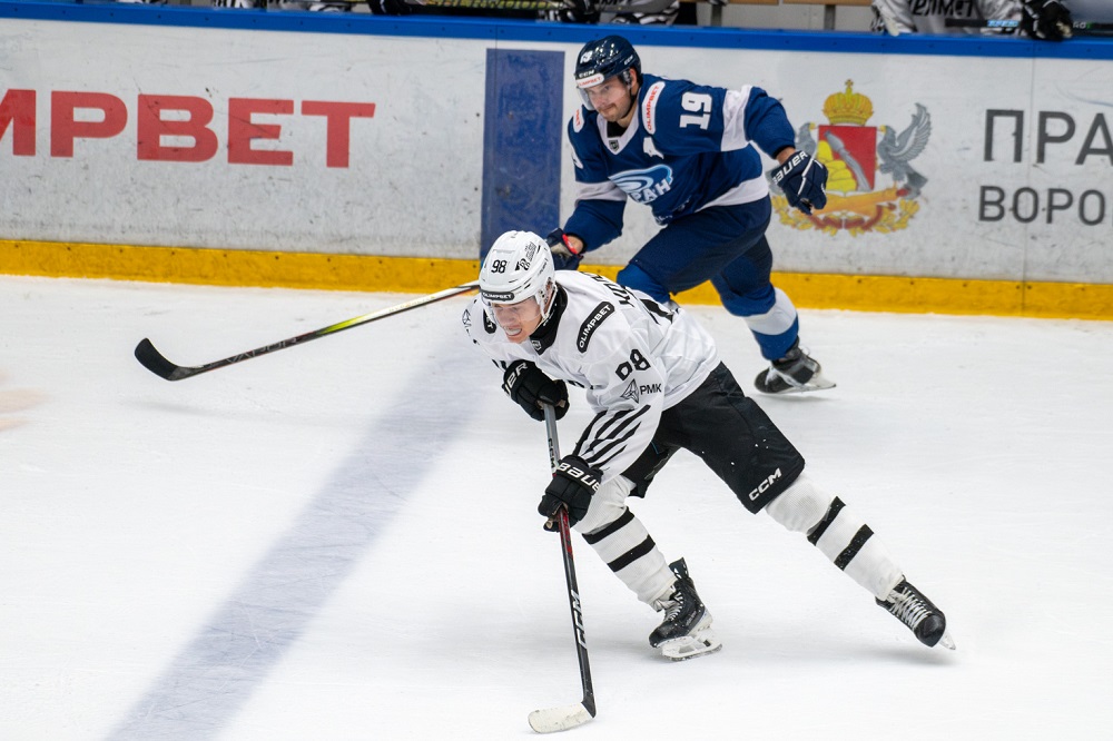 «Обманул защитника, заехал за ворота, Александр Шэн хороший блок сделал – попал» | Леонид Колодий – о победе в Воронеже (2:1 ОТ) и первом голе в ВХЛ 