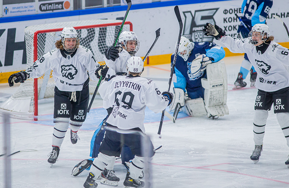 Челябинская «молодёжка» в результативном матче одолела «Сибирских Снайперов»   