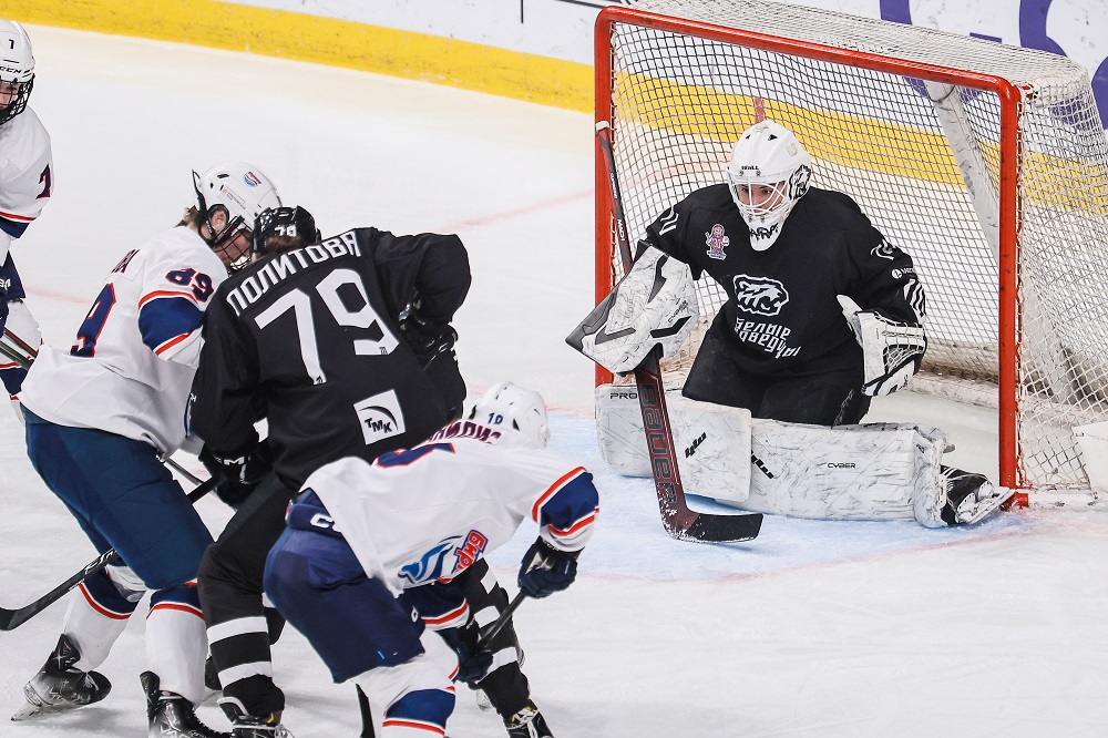 ЖХЛ 24/25. Карина Золотарёва: «Девчонки большие молодцы – это командная победа» 