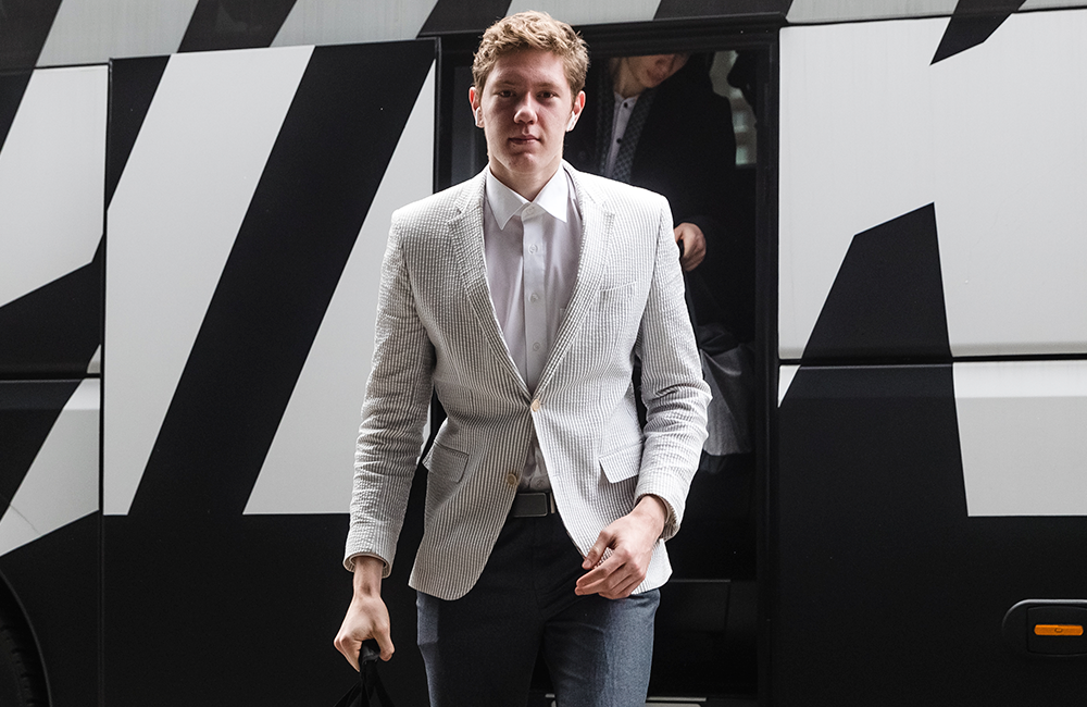 Руслан Хажеев: «Я вырос в Челябинске, тут мои друзья и семья, много прославленных хоккеистов из нашего города. Играть за него – честь» 