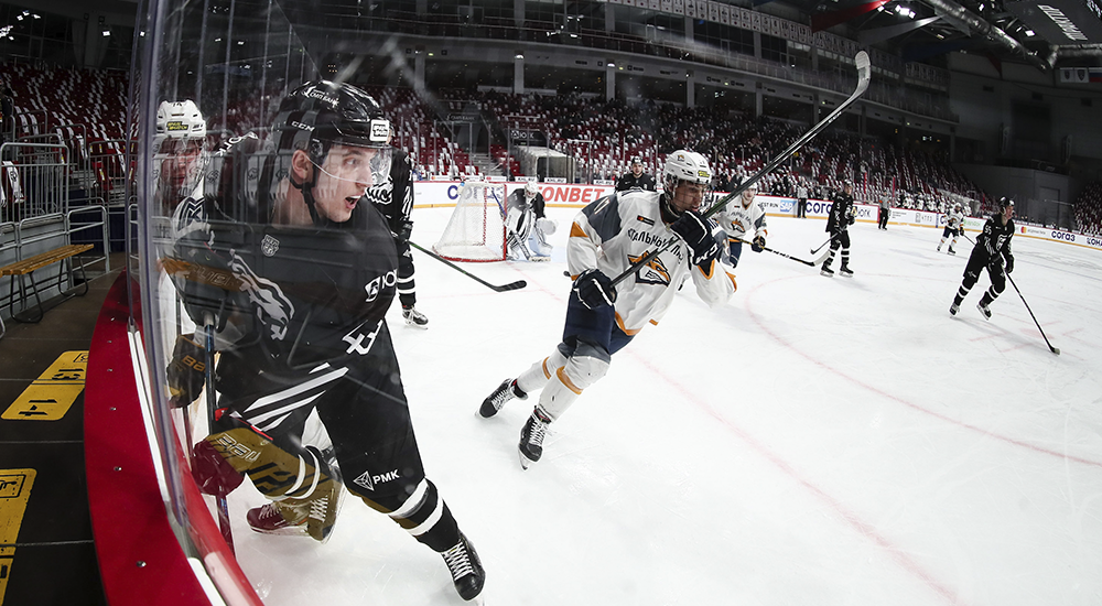 Составы «Белых Медведей» и «Стальных Лисов» на повторное противостояние  