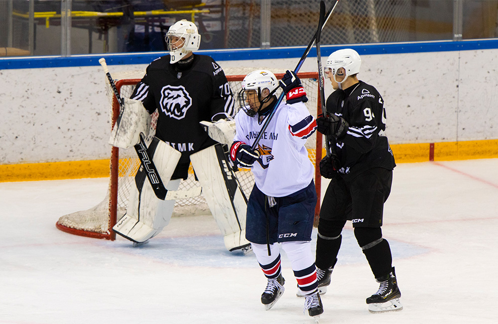«Белые Медведи» не сумели обыграть «Стальных Лисов»  
