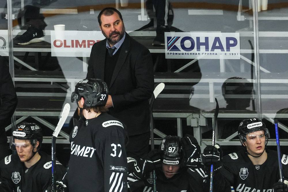 «Огурчики, помидорчики, зелень, редисочка, ягодки» | Главный тренер «Челмета» Марат Аскаров об отпуске, прошедшем сезоне и будущем команды 