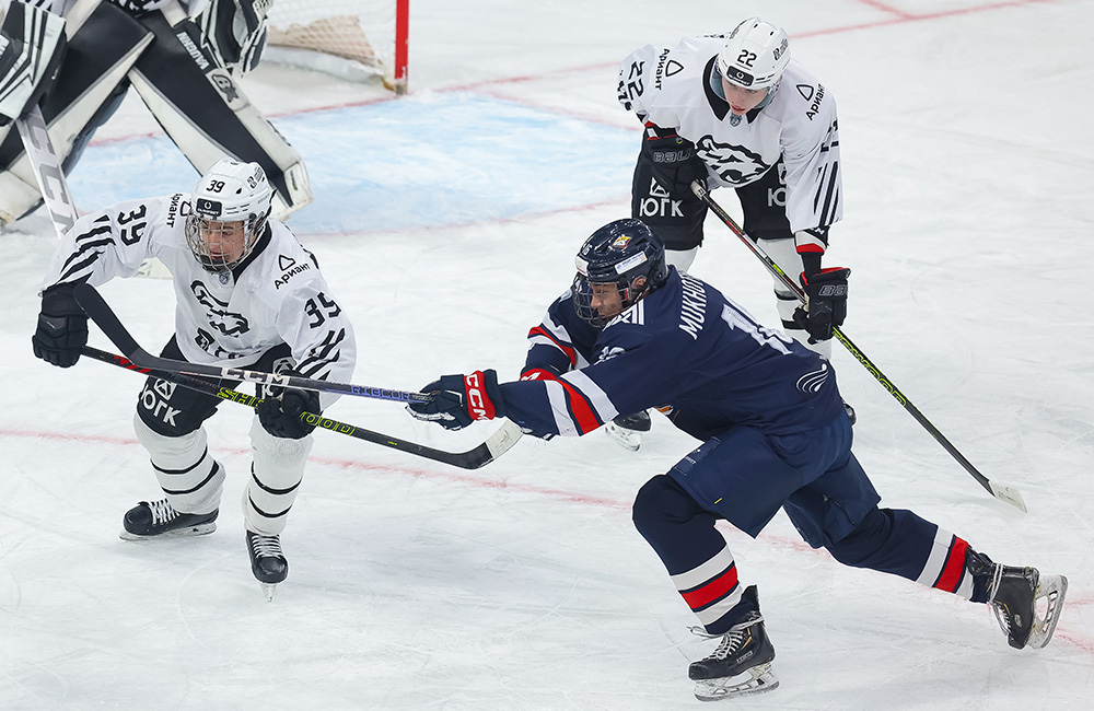«Белые Медведи» обыграли «Стальных Лисов» в повторной встрече 