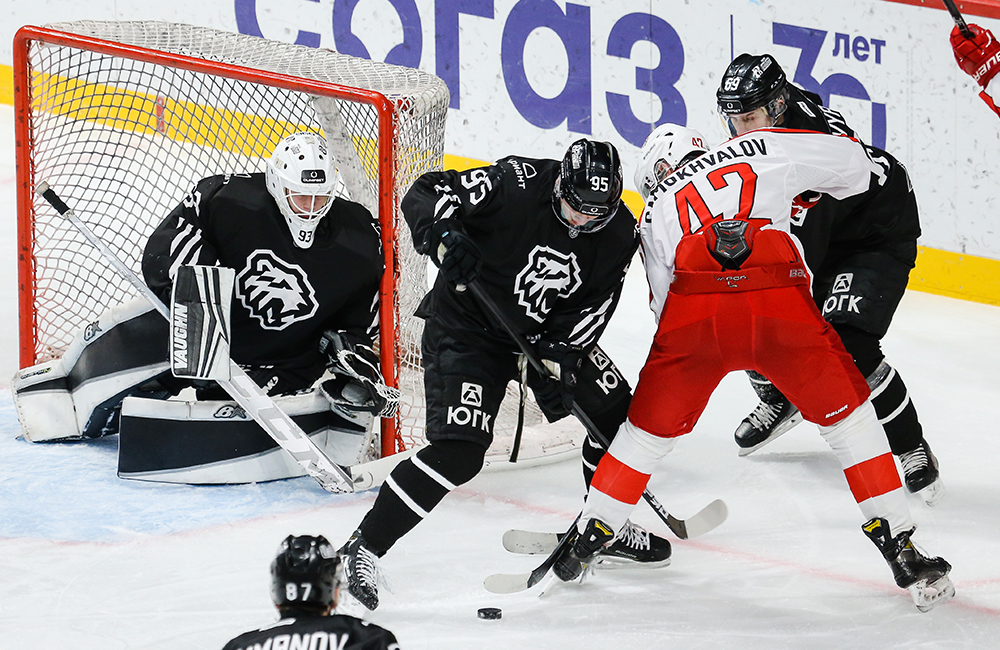 «Белые Медведи» уступили «Авто»  