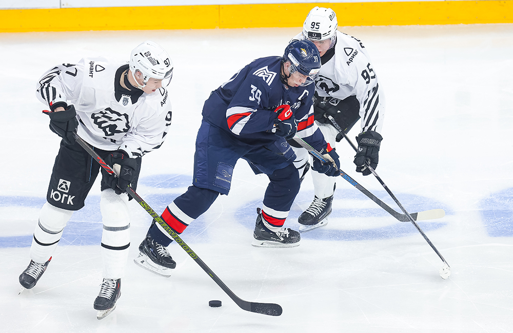 «Белые Медведи» одержали победу в Магнитогорске  