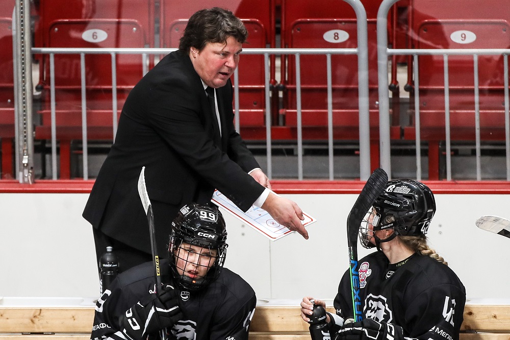 ЖХЛ 24/25. Денис Афиногенов: «Надо выходить и биться, хоть ты больной, хромой» 