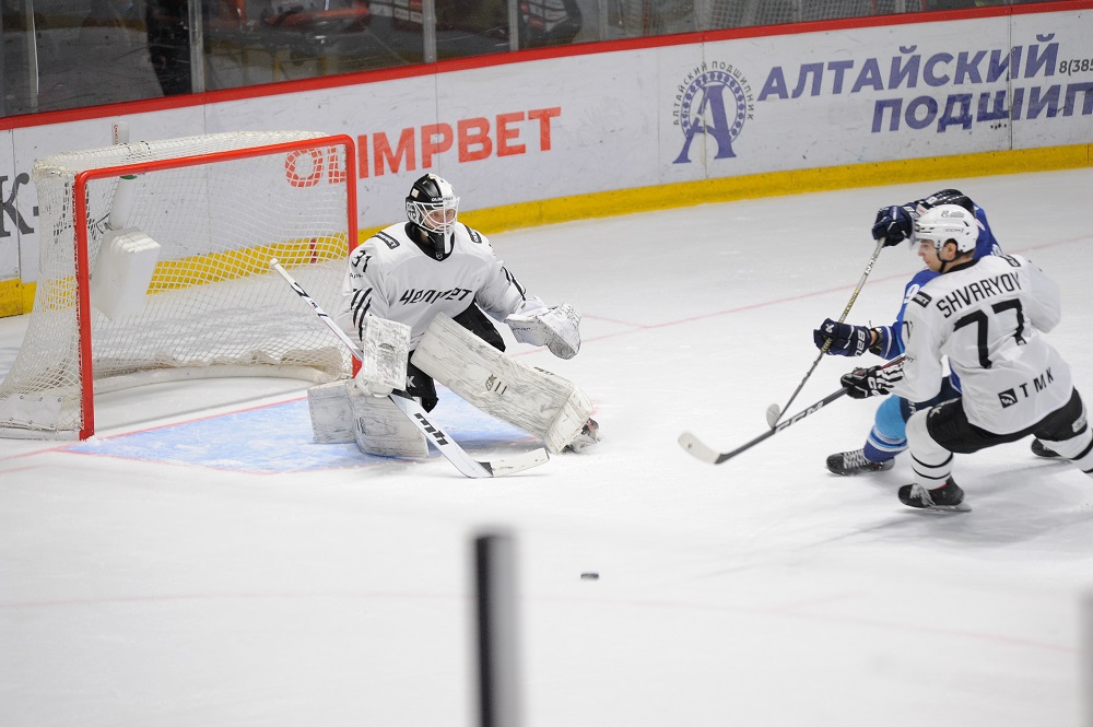 ВХЛ 23/24. Вячеслав Бутеец: «Мы не смотрим в таблицу, выходим и играем на победу» 