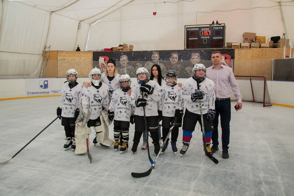 ЖХЛ. Игрок «Белых медведиц» стала волонтером команды по специальному хоккею в Челябинске 