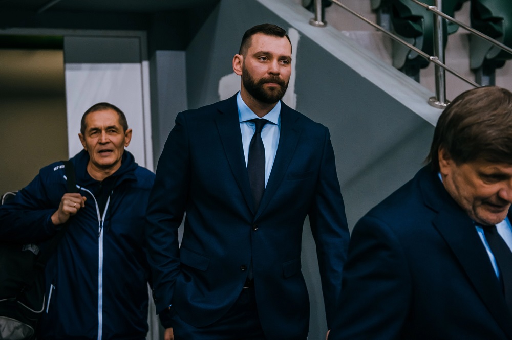 ЖХЛ. «Брался за любую возможность помочь команде» | Илья Сорокин прошёл путь от сервисмена до помощника главного тренера 