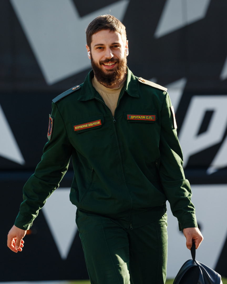 «В армии первое время только тяжело, потом привыкаешь к этому быту и распорядку» | Сергей Другаля 