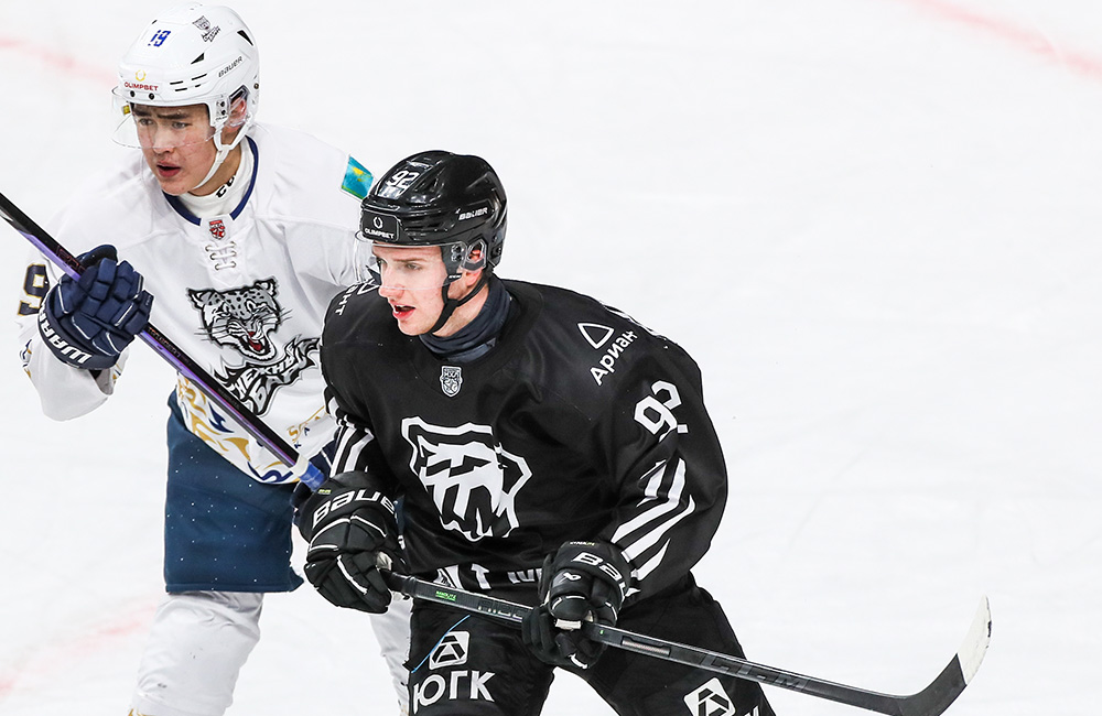 «Белые Медведи» одолели «Снежных Барсов»  