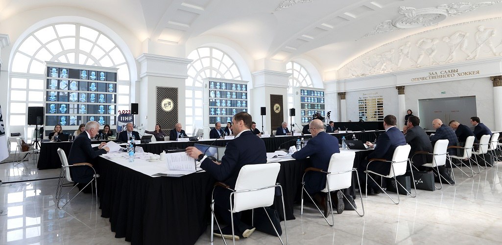 Сохранение пола зарплат и мониторинг финансовой деятельности клубов 