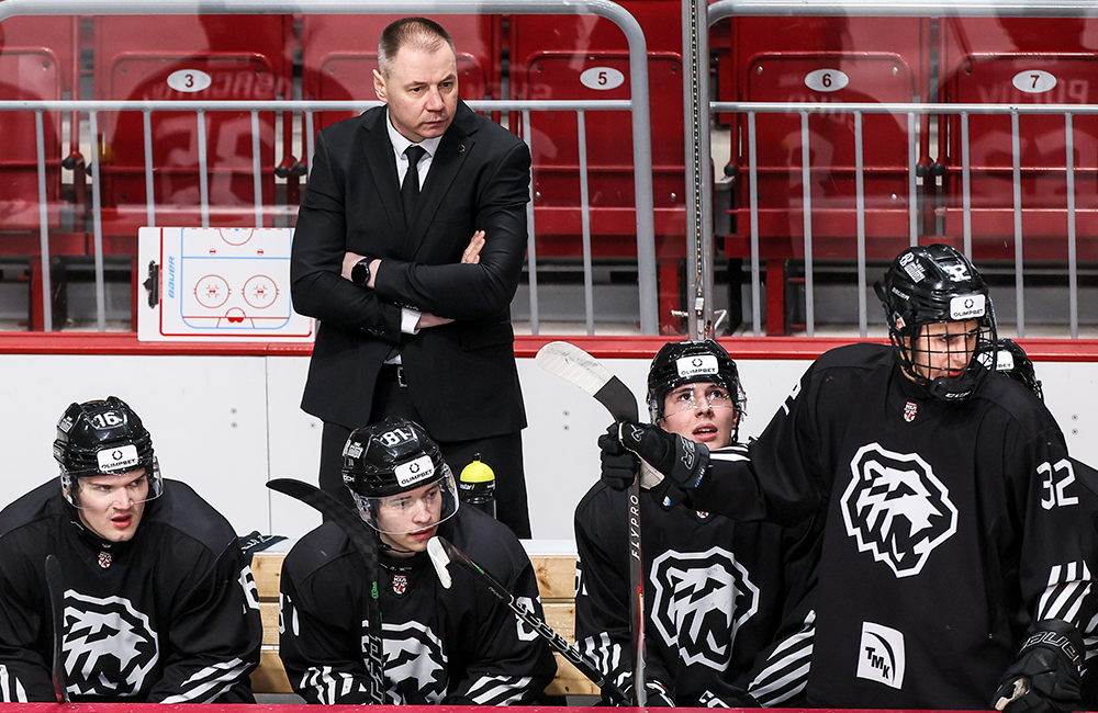 Дмитрий Шульга: «Мы пропустили четыре шайбы, допустив детские позиционные ошибки»  