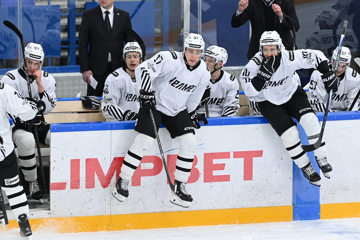 «В нужный момент забили гол и победили» | Андрей Матюшин – о победе над «Южным Уралом» в Орске (3:2) 