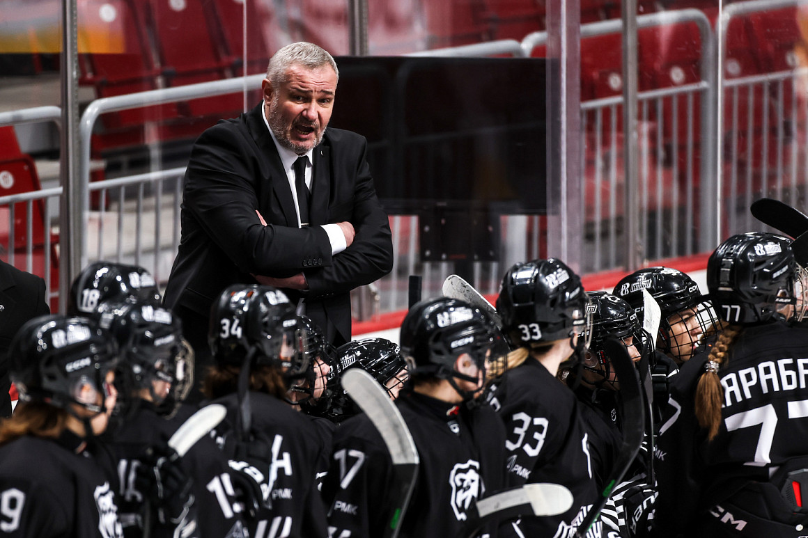 Аркадий Белоусов: «Даже в этих двух матчах не в чем девочек упрекнуть»  