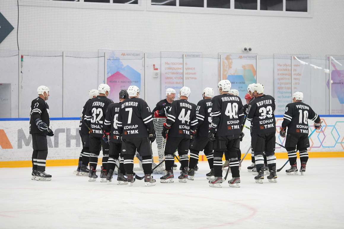 Ветераны «Трактора» заняли второе место на турнире в Сатке 