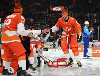 Шоу Дронова на Матче звезд КХЛ: вытащил буллит и посадил судью на скамейку штрафников 