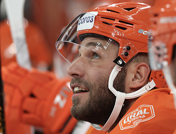 «В нашем регионе лучшие в мире болельщики. Я очень рад, что играю за сборную Урала» | Джошуа Ливо 