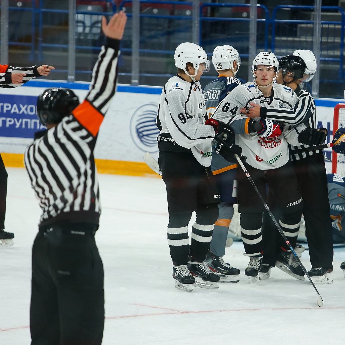 МХЛ. «Белые Медведи» упустили победу в матче против «Стальных Лисов» 