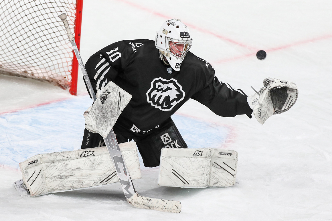 Иван Селиванов и Руслан Хажеев — в рейтинге лучших игроков января  
