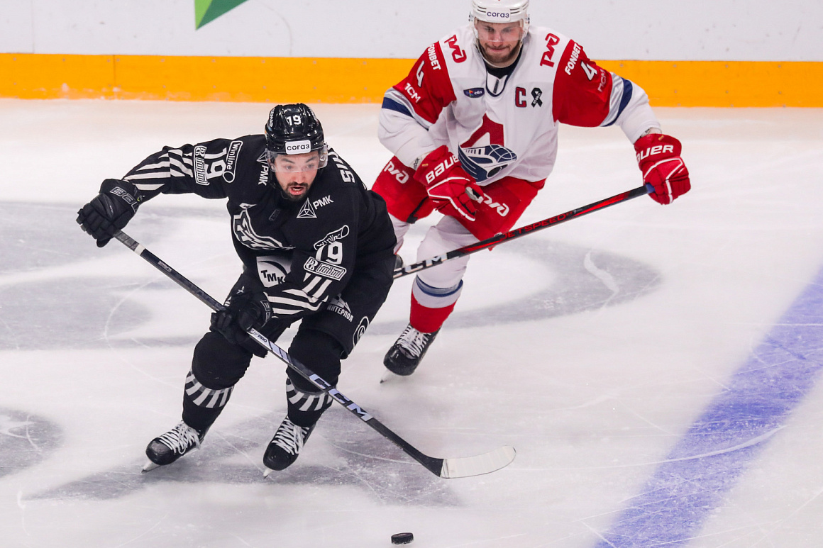 «Каждый раз, когда оказываешься на льду с Максимом Шабановым, нужно просто прибежать к воротам, опустить клюшку на лед и открыться под него» | Дилан Сикьюра 