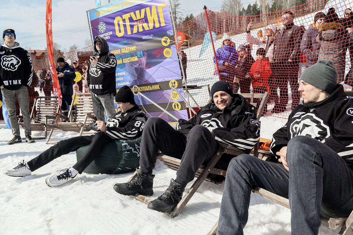 Traktor visit to Sunny Valley Ski Resort | End of Ski Season 