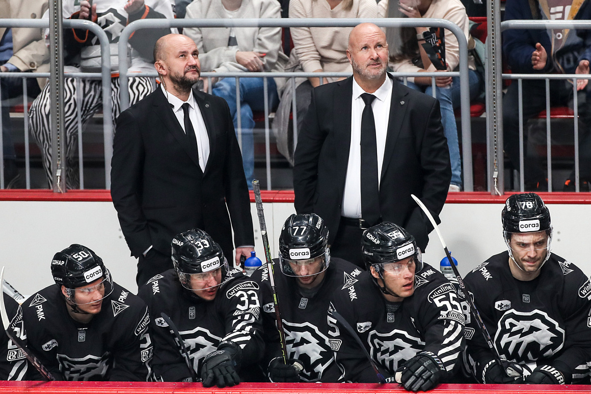 «Игра шла хорошо до того момента, когда мы сами себе выстрелили в ногу с этими удалениями» I Бенуа Гру  