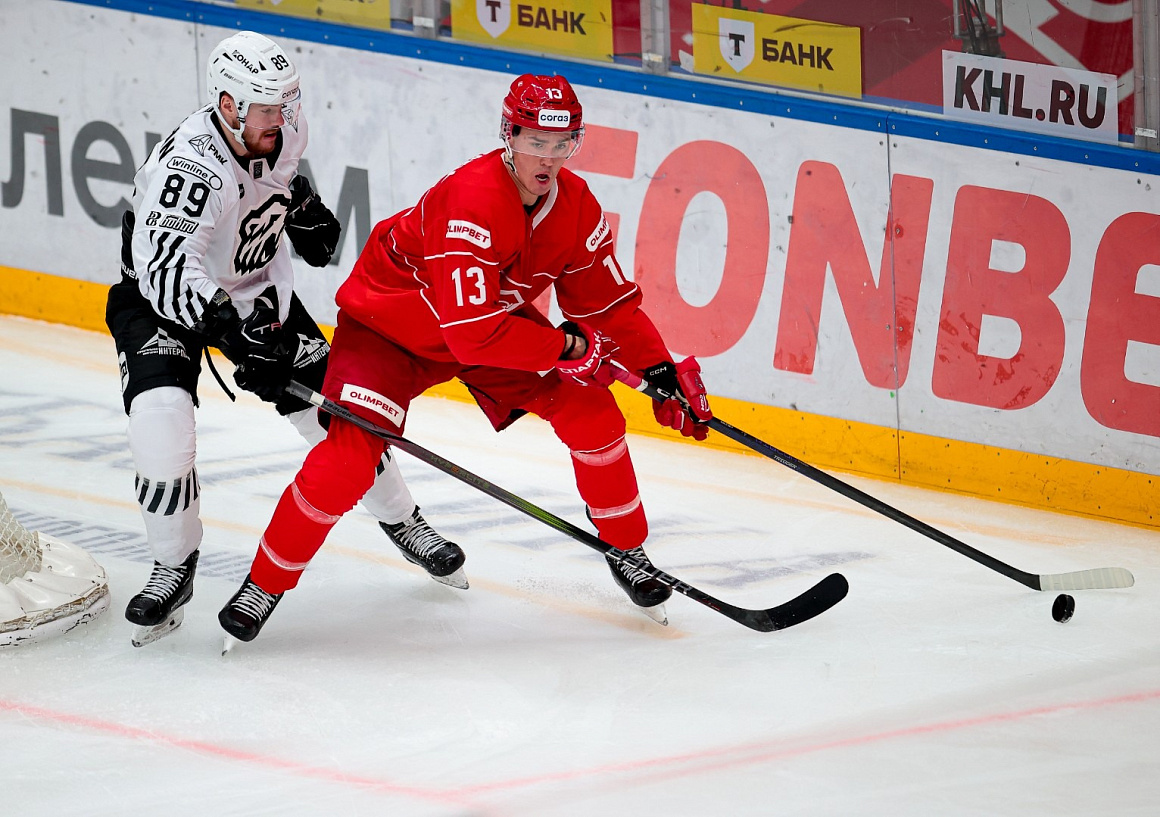 «То, что происходит сейчас, — это здорово и классно. Каждый выполняет задание, старается и бьется, каждый хочет заблокировать бросок» | Илья Карпухин 