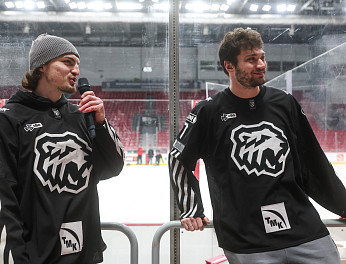 Андрей Прибыльский и Максим Джиошвили провели «Урок хоккея с КХЛ» 