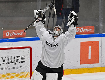 25/26. «Омские Крылья» vs «Челмет» (4:5 Б)