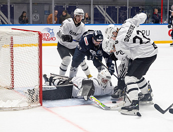 «Победили за счёт самоотдачи, желания и единства команды» | Вратарь Данил Мошаров – о первой игре в Санкт-Петербурге 