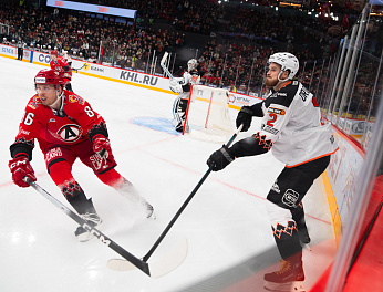 Андрей Никонов и Григорий Дронов — в топ-10 силовых приёмов октября 