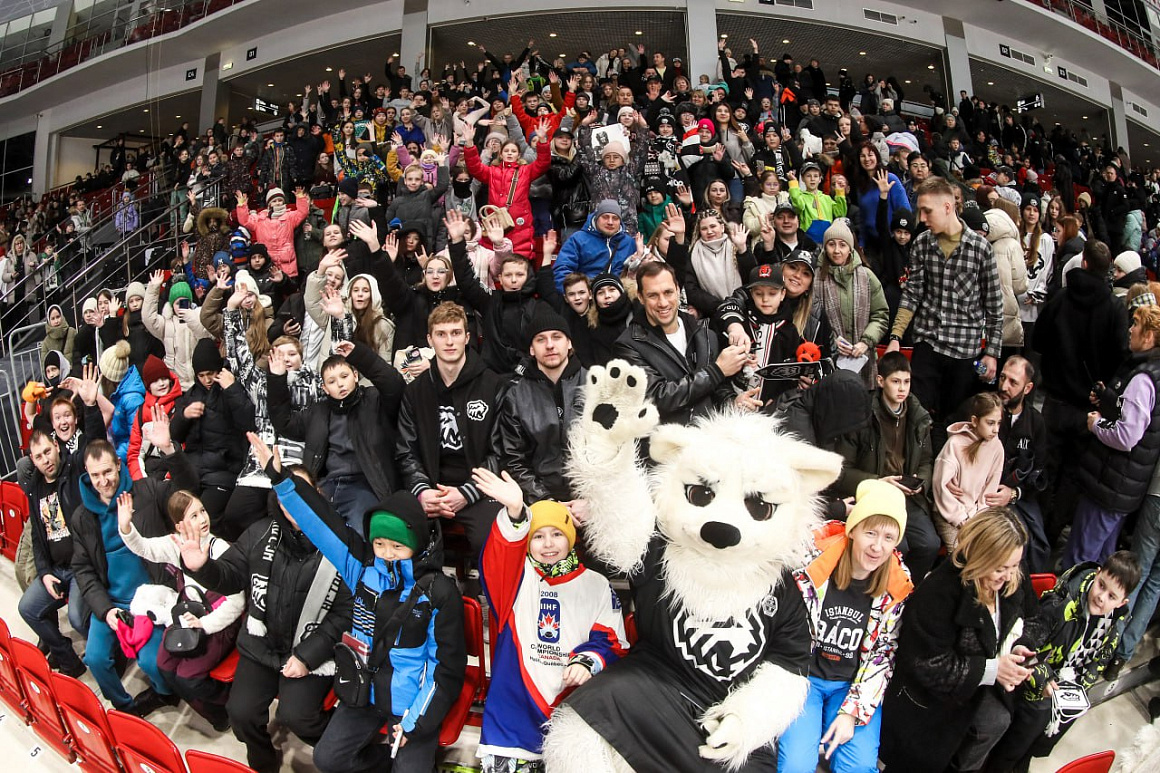 «Мало в каких городах так болеют за команду, так любят хоккей и следят за ним» I «Трактор» провел «Урок хоккея с КХЛ» 
