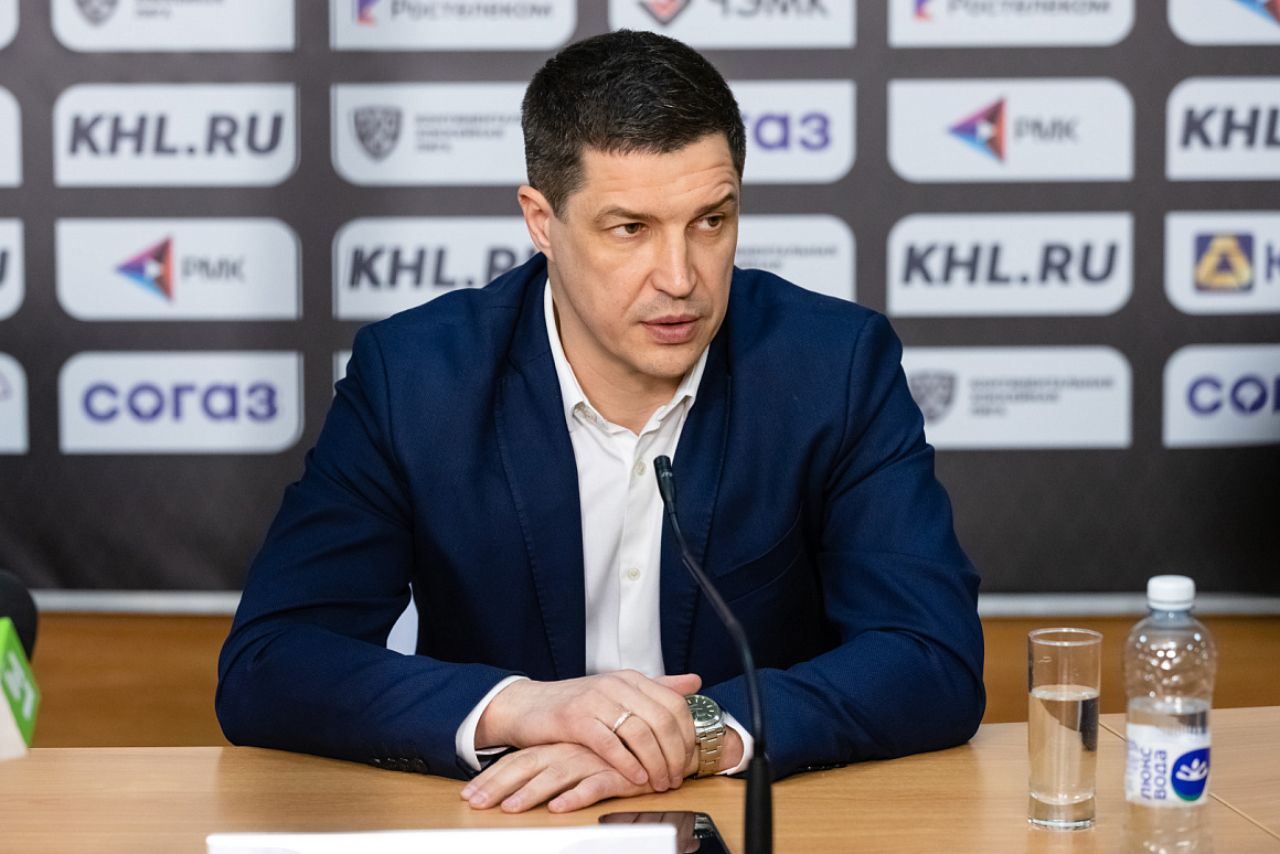 Иван Савин: Мне импонирует та игровая модель, которую прививает команде Заварухин. Нравится она и игрокам, и зрителям, судя по вернувшимся на арену аншлагам 