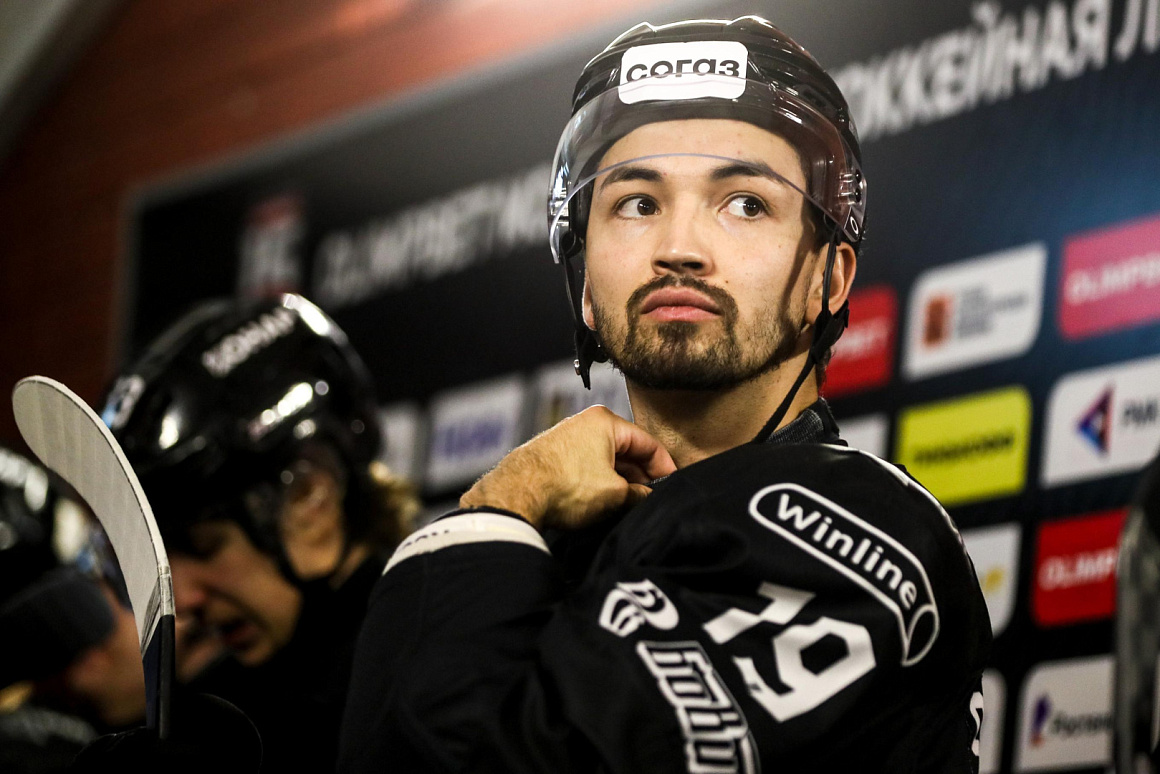 «Очень рад, что начинаю свою главу в КХЛ именно в Челябинске» | Дилан Сикьюра 