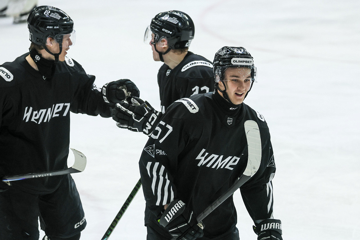 Никита Телегин: «Выходим и каждую игру бьёмся за попадание в плей-офф» 