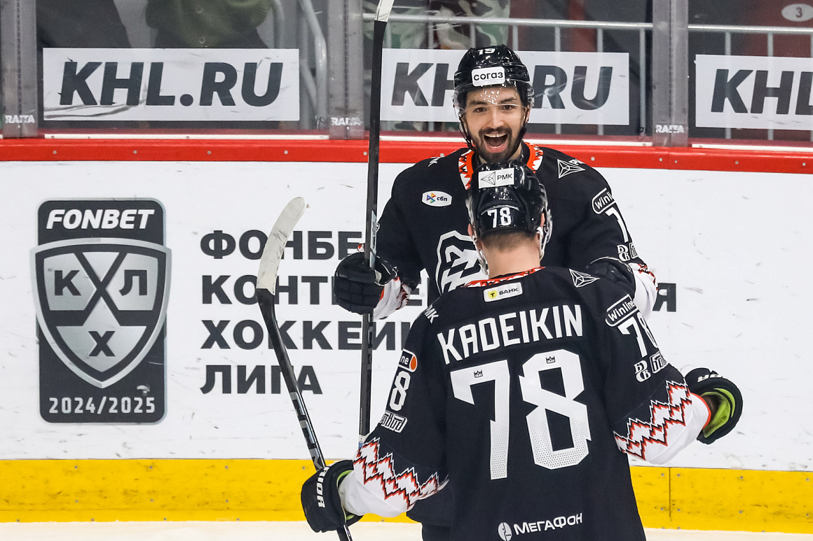 «Попросил записать меня на интервью в перерыве на следующие несколько матчей» | Дилан Сикьюра 