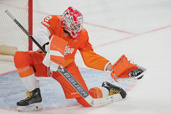 «Мне и в регулярном чемпионате приходилось шайбы вытаскивать» | Григорий Дронов 